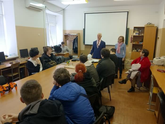 Майбутнє за роботами: студенти коледжу «Альма-матер. Плюс» долучились до інноваційного заходу кафедри інформаційних та цифрових технологій